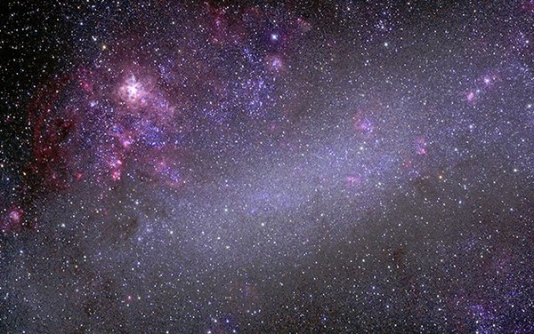 大小麥哲倫星雲是最接近銀河系的大型天體系統，NASA公布史上最清晰照。(圖／取自NASA)