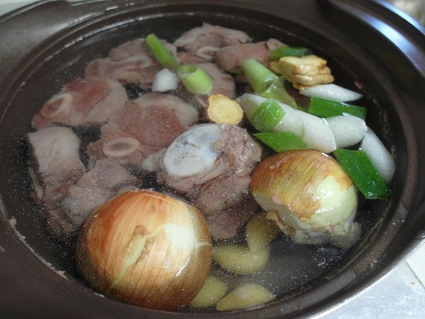 ▲超簡單韓式排骨湯(갈비탕)做法。（圖／太咪提供）