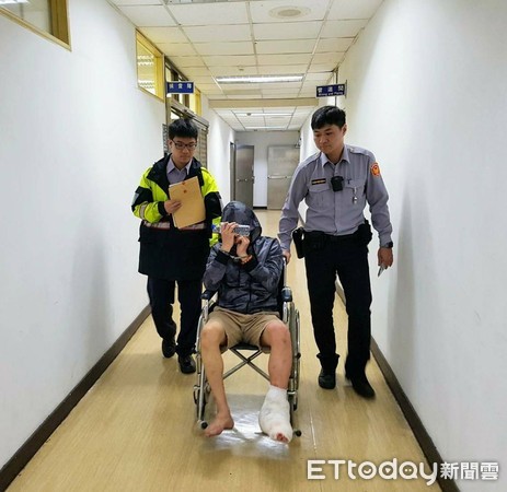 ▲▼台北市譚姓男子因腳傷得了蜂窩性組織炎，住進醫院加護病房，卻難耐毒癮，要朋友以親人探病為由，「走私」海洛因讓他躲在廁所裡施打。（圖／記者楊佩琪翻攝）