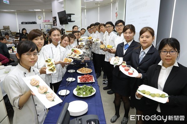 ▲嘉南藥理大學餐旅管理系與豐盟企業股份有限公司，共同舉辦「2018創新麵食應用實務製作研討會暨教師教學研習」。（圖／嘉藥提供）