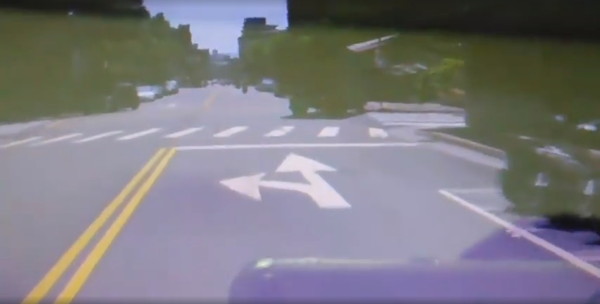 ▲搶違規空位被逼走　PO網討拍卻被批「三寶」（圖／翻攝自爆料公社）