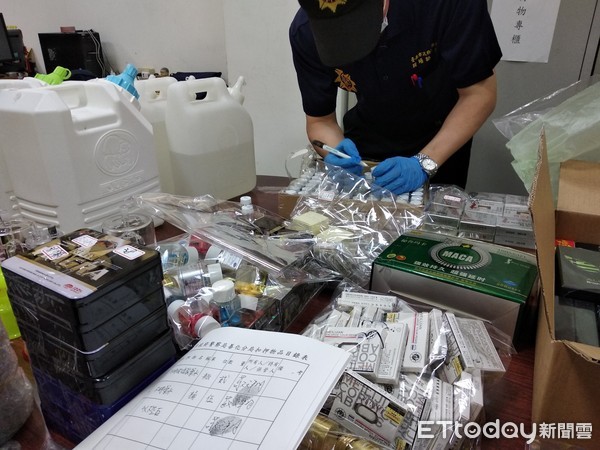 ▲台南市善化分局查緝33歲敬姓犯嫌到案，查獲大批毒品。（圖／記者林悅翻攝）