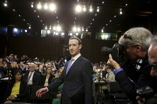 ▲▼ 臉書創辦人暨執行長祖克柏（Mark Zuckerberg）出席國會聽證會。（圖／達志影像／美聯社）