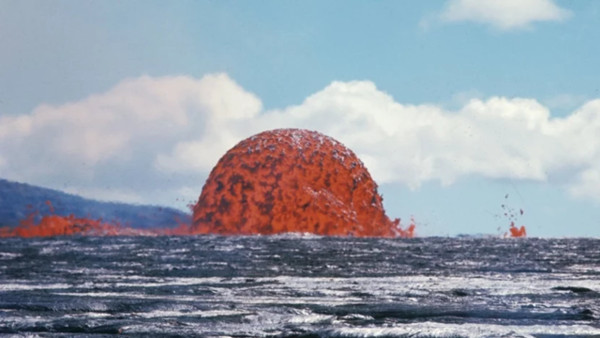 ▲▼火山爆發產生自然奇景。（圖／翻攝自photoblog.hk）