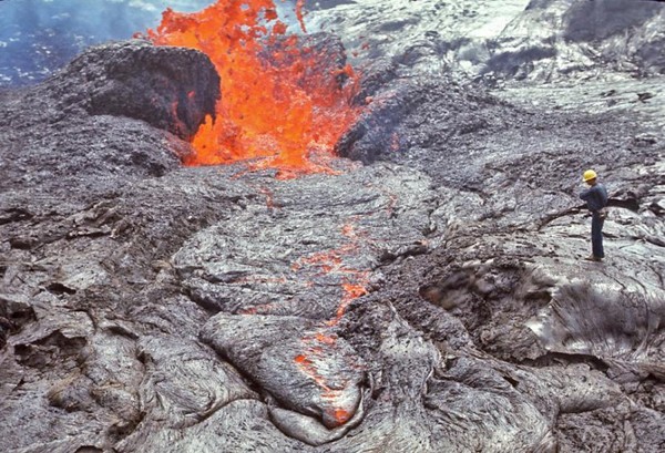 ▲▼火山爆發產生自然奇景。（圖／翻攝自photoblog.hk）