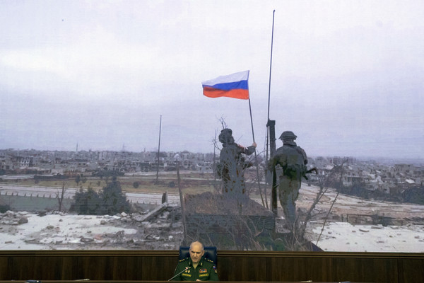 ▲▼俄羅斯在敘利亞升起國旗。（圖／達志影像／美聯社）
