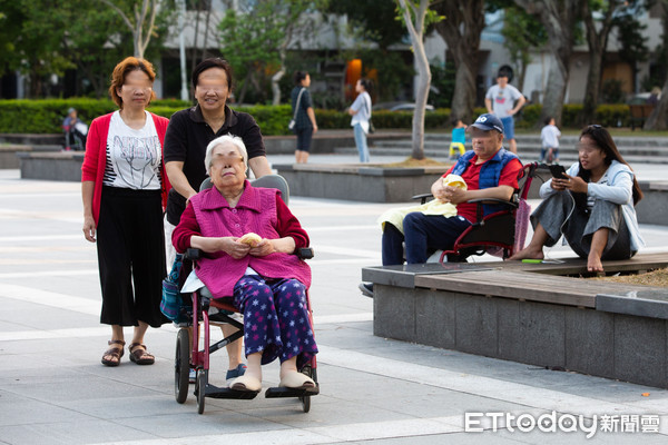 ▲▼老人照護,長照,長期照護,高齡化,年長者陪伴。（圖／記者季相儒攝）