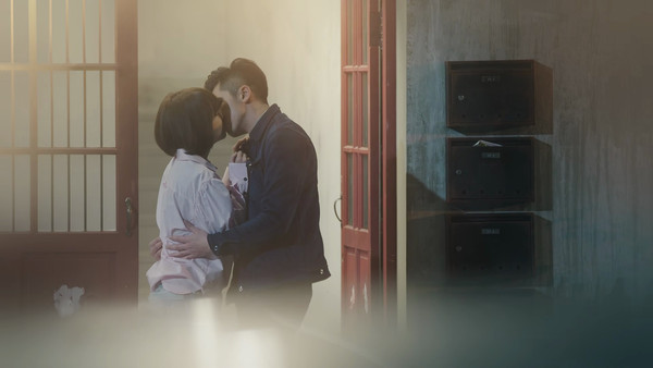 ▲李國毅謝欣穎兩人在劇中初吻《1006的房客》。（圖／歐銻銻娛樂提供）