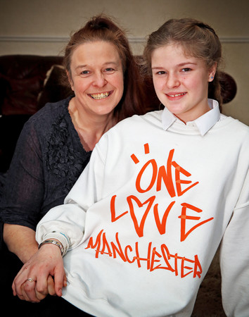 ▲▼英國12歲女孩艾蜜莉亞（Amelia Thompson）             去年遇到曼徹斯特恐攻，今年獲邀參加皇室婚禮。（圖／路透社）