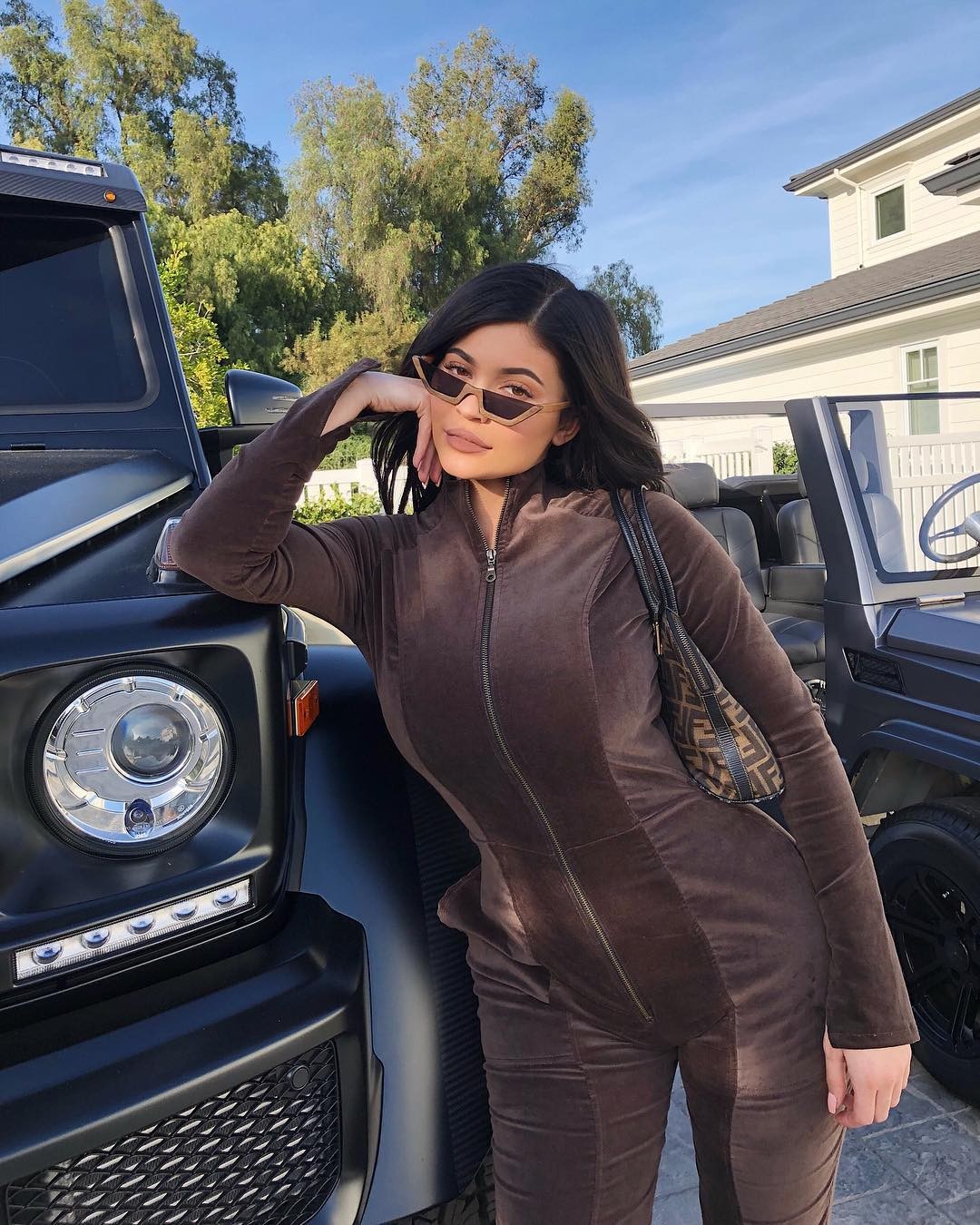 ▲凱莉珍娜連嬰兒車都爬滿「FF」。（圖／翻攝自instagram@kyliejenner）