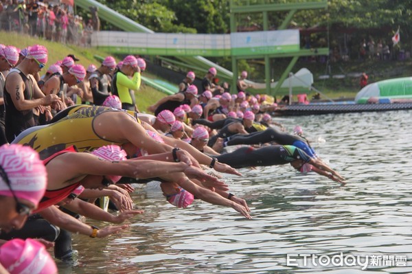 2018台東普悠瑪鐵人三項賽14日起一連兩天在台東森林公園展開，其中113公里由張家豪、張嘉家姐弟分別在男女組奪冠封后。（圖／台東縣政府提供）