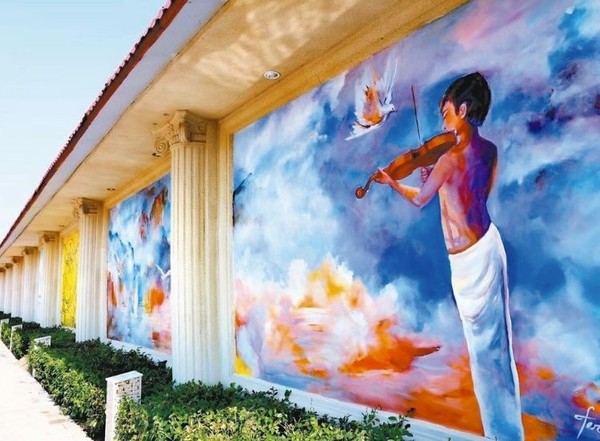 ▲▼華泉小村命名為「奇跡」的畫牆，由全球藝術家合力創作。（圖／翻攝自華泉小村官網）