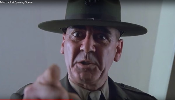 李爾米（R. Lee Ermey）。（圖／翻攝自YouTube）