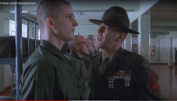 李爾米（R. Lee Ermey）。（圖／翻攝自YouTube）