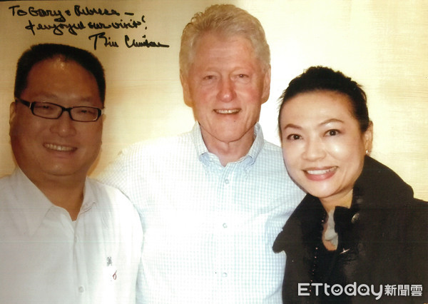 ▲ 柯林頓總統2010年來台，在飯店與王令麟、黃寶慧見面。（圖／取自《我和總統面對面》）