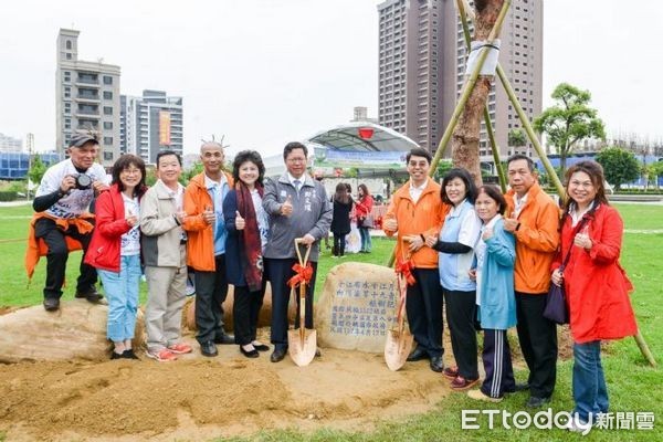 ▲國際扶輪3502地區第4、8分區贊助金植樹活動，桃園區向陽公園舉辦。（圖／桃園市政府提供）