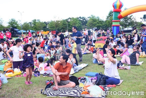 花蓮市春天好食節野餐市集活動將於4月21日星期六下午4點在球崙運動公園舉辦，除有春天市集、大地遊戲、DIY活動、音樂表演之外，晚上6點半還有電影欣賞。（圖／花蓮市公所提供）