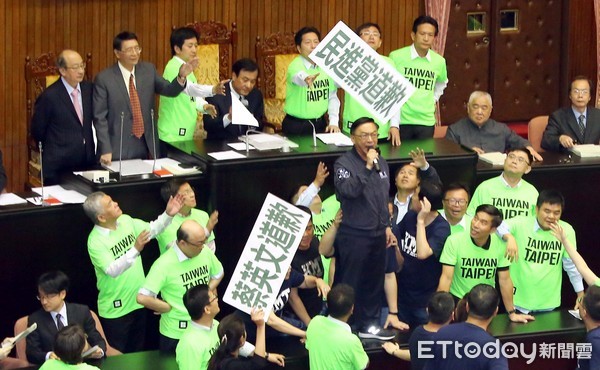 ▲立法院拚軍改付委 朝野大亂鬥▼。（圖／記者屠惠剛攝）