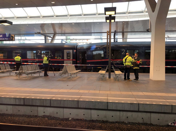 ▲▼ 奧地利薩爾斯堡（Salzburg）中央車站驚傳列車相撞事件，已知54傷。（圖／路透社）