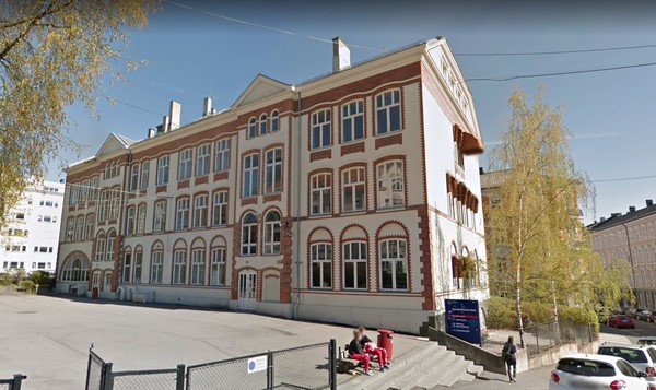 ▲▼描述尼森高中(Hartvig Nissens skole)學生的日常生活，該校位於挪威奧斯陸弗朗納，是當地一所知名的高中。（圖／翻攝自Google map）