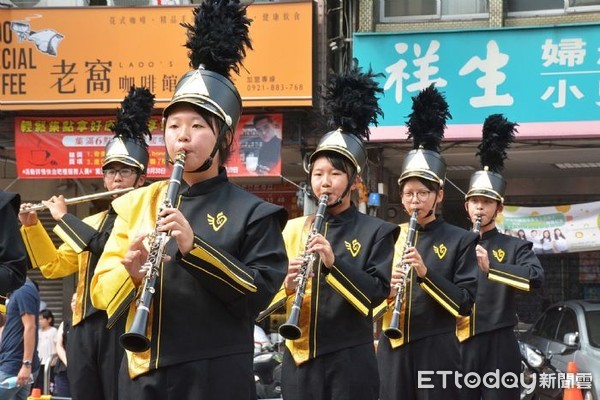 ▲▼桃園管樂踩街秀 國內外１７組樂隊、旗隊熱鬧登場。（圖／桃園市政府提供）