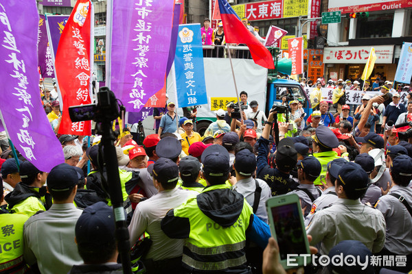 ▲▼立法院外警消不服從抗議活動。（圖／記者季相儒攝）