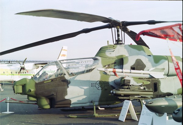 ▲▼AH-1眼鏡蛇直升機。（圖／翻攝自維基百科）