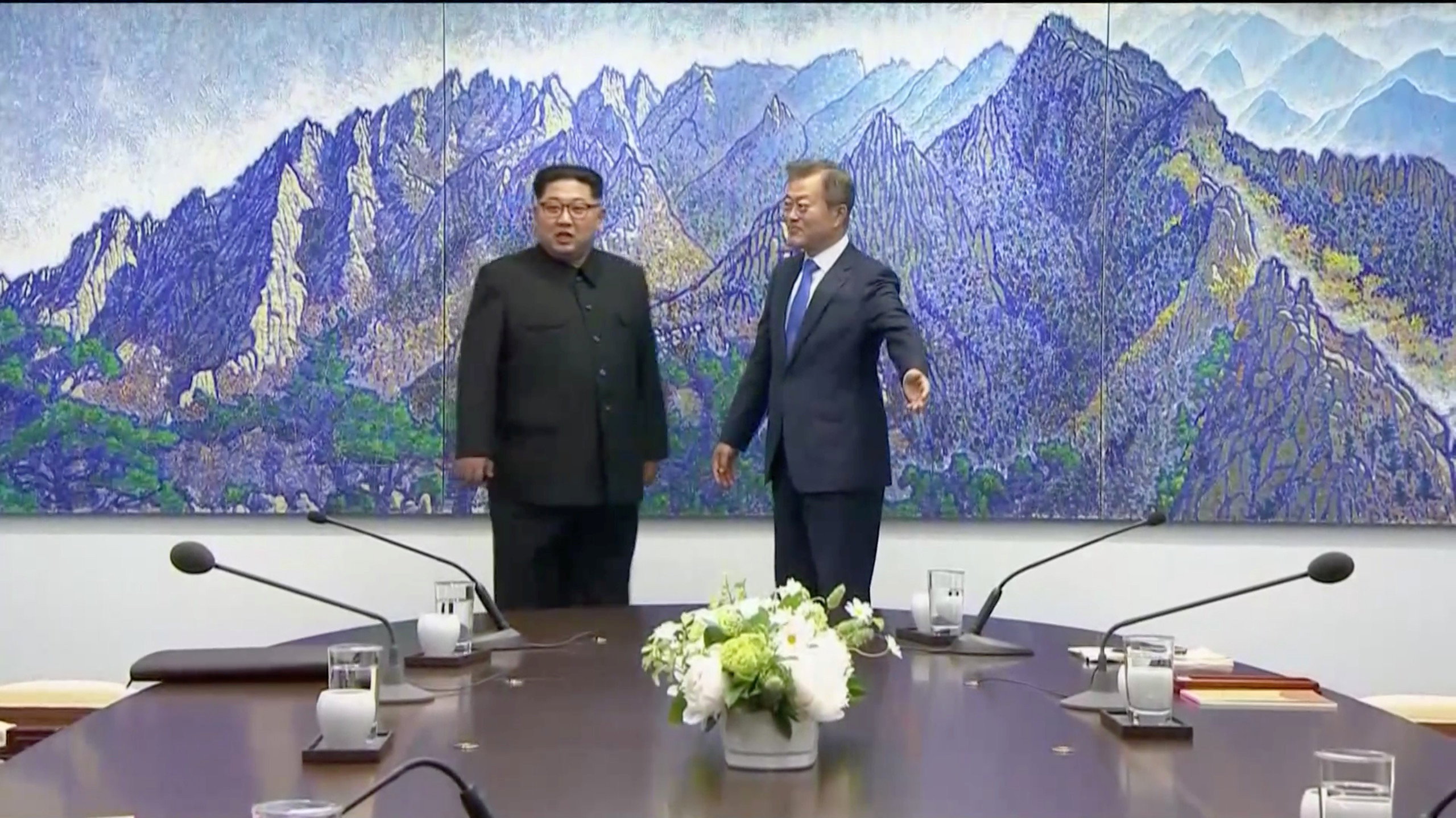 ▲文金會／北韓領導人金正恩與南韓總統文在寅展開高峰會。（圖／路透社）