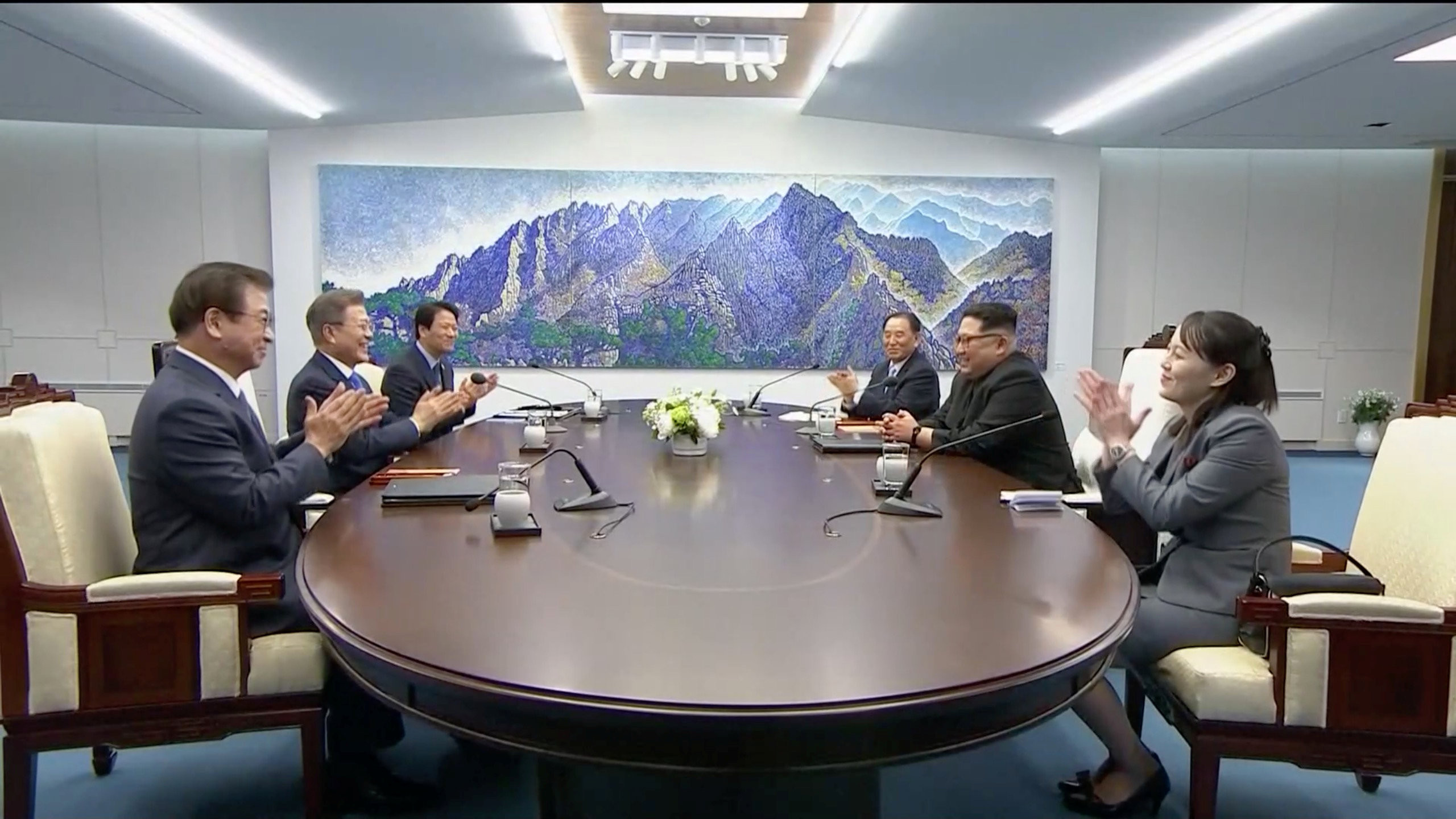 ▲文金會／北韓領導人金正恩與南韓總統文在寅展開高峰會。（圖／路透社）
