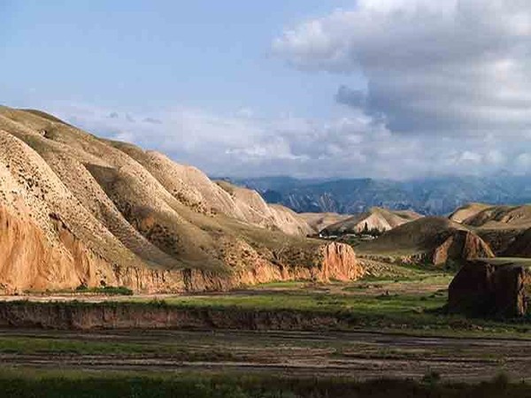 ▲前進北疆祕境峽谷、草原、深山公路一次收藏▼             。（圖／Shutterstock.com、喜鴻旅遊提供）