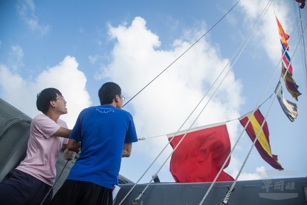 南沙研習營隨艦南偵　體悟海軍衛疆辛勞