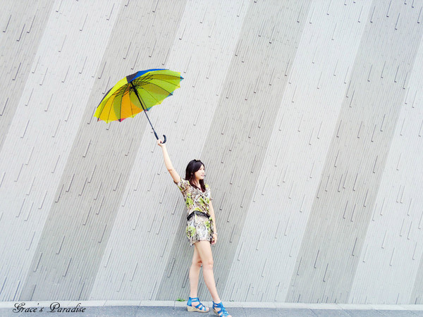 ▲臺灣戲曲中心熱門打卡點：下雨牆、藝術迴廊。（圖／葛瑞絲的天堂-親子旅遊生活提供）