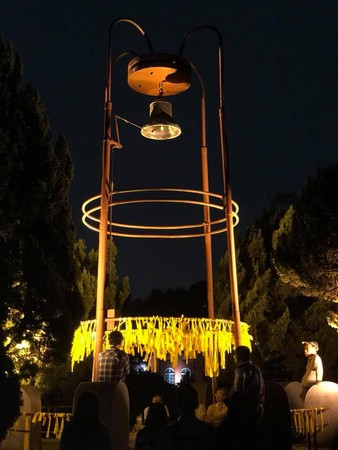 ▲▼台大校園發起黃絲帶活動，要求教育部不要干預大學自主。（圖／須文蔚教授授權使用）