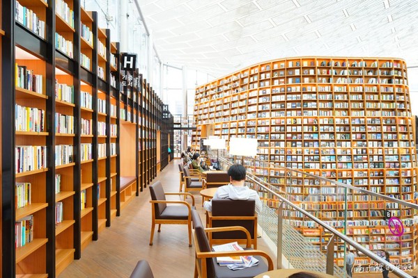 ▲▼韓國　首爾　星空圖書館。（圖／巷子裡的生活提供，請勿任意翻攝以免侵權）