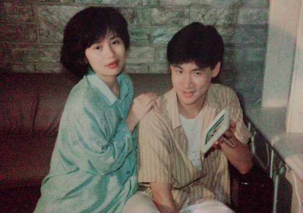 ▲30多年前，張學友還是華語歌壇菜鳥，MV女主角是唱片公司的宣傳張曼娜。（圖／張曼娜提供）
