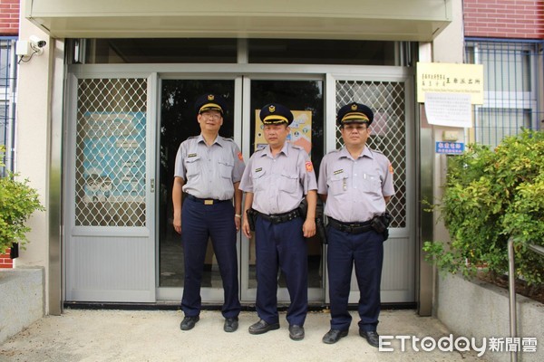 ▲僅有3名警力的台南六甲山區「王爺派出所」3日正式裁併走入歷史。（圖／警方提供）
