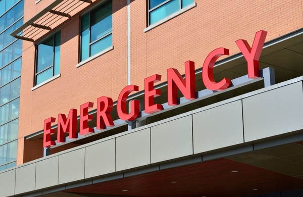 女病人急救死亡..醫院出現「劇毒氣息」　接觸過的醫護人員相繼暈倒（圖／Absolut Videos）