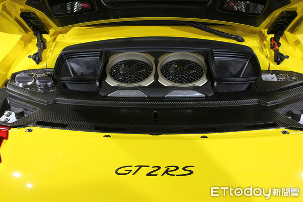 ▲1488萬地表最強蛙王超跑！保時捷911 GT2 RS實車在台現身。（圖／記者張慶輝攝）