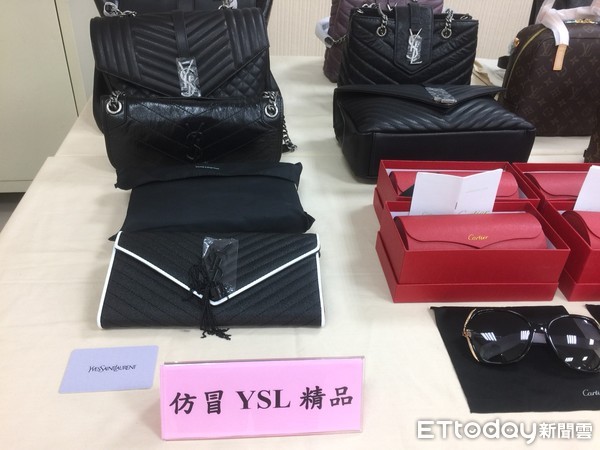 ▲▼犯嫌在臉書直播販賣「CHANEL」、「YSL」、「GUCCI」、「LV」、「BV」等仿冒名牌包。（圖／記者林煒傑翻攝）