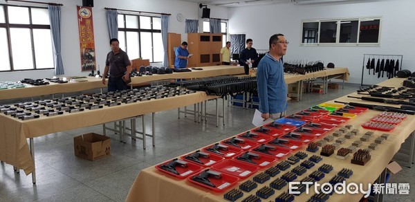 台東關山分局實施「107年度裝備檢查」落實裝備維護保養，使應勤裝備保持最佳戰力、發揮最佳效能。（圖／台東縣警察局提供）