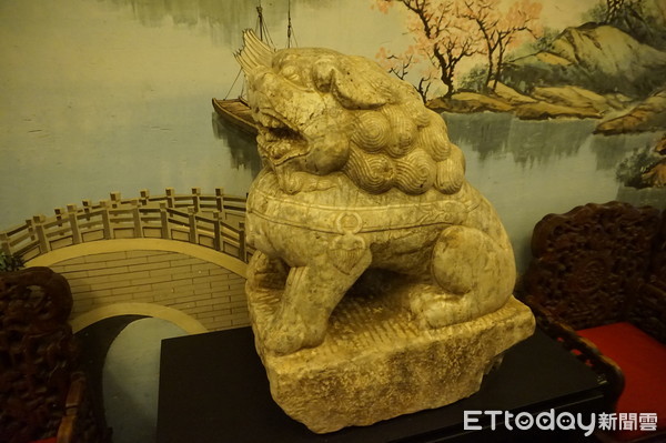 ▲「門墩兒」、石獅，是老北京大戶人家的主要門面。（圖／記者蔡浩祥攝）