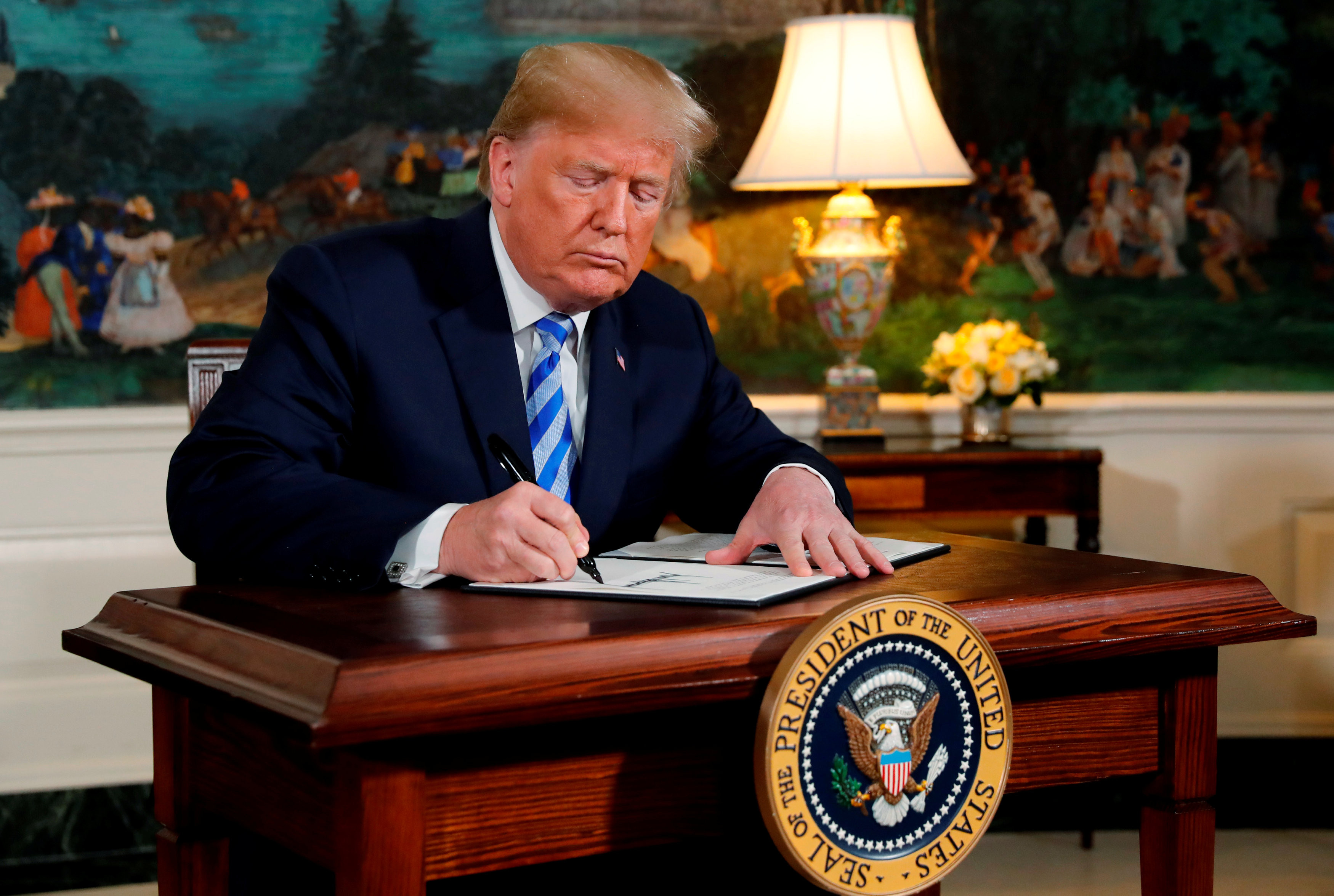 ▲美國總統川普（Donald Trump）於白宮宣布退出伊朗核協議。（圖／路透社）