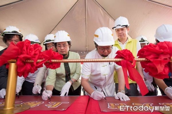 ▲桃園市青年體驗學習園區工程上樑 將成北台灣最好的青年體驗學習基地 。（圖／桃園市政府提供）