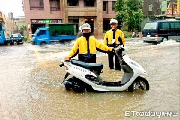 ▲新光路四段因地勢低，遇大雨則淹。（圖／桃園市政水務局提供）