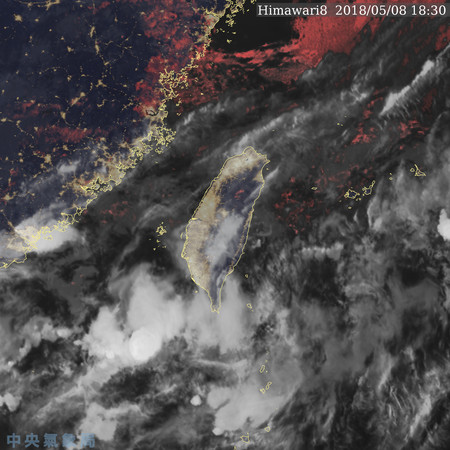 ▲▼鋒面還在倒雨！4縣市大雨警報　「高雄大雷雨」吹9級強風1hr。（圖／中央氣象局）