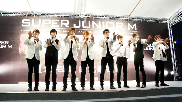 ▲Super Junior-M台灣首次舉辦簽名會吸引6000人到場盛況。（圖／avex Taiwan提供）