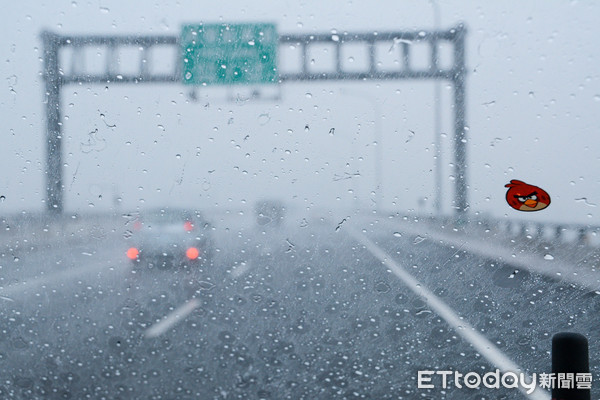 ▲▼雨中行車,國道,國道雨天,。（圖／ETtoday新聞雲資料照）