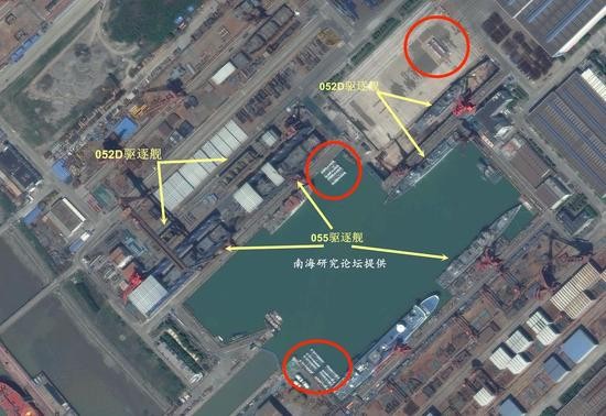 中國飆速生產726A型氣墊登陸艇，江南造船廠就至少同時建造7艘，為解放軍構築強大的奪島後盾。（圖／翻攝自南海研究論壇）