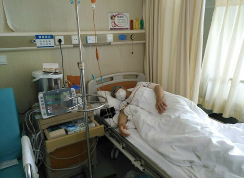 ▲▼遼寧瀋陽29歲教官胡軼智罹患血癌遭拋棄，但前女友卻來照顧他。（圖／翻攝自騰訊新聞）