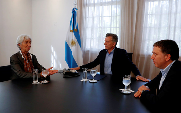 ▲▼阿根廷財政部長尼可拉斯（Nicolas Dujovne）  ，前往IMF進行協商。（圖／路透社）